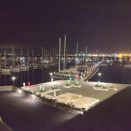 Porto San Rocco 8 - 19 *